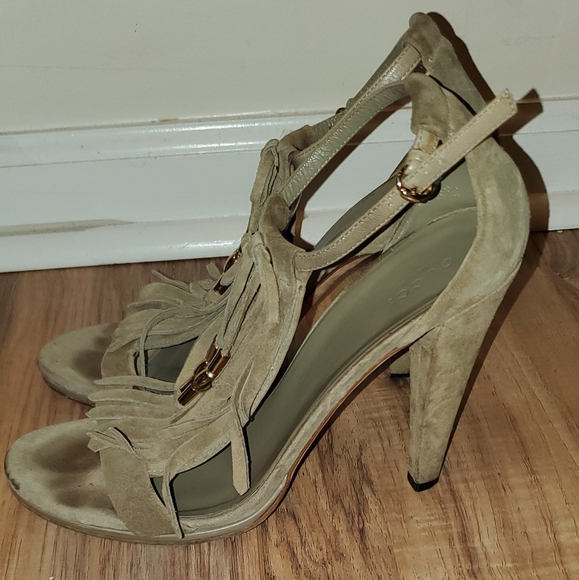 Gucci Suede Fringe Trim Accent T-Strap Sandals - Picture 5 of 16